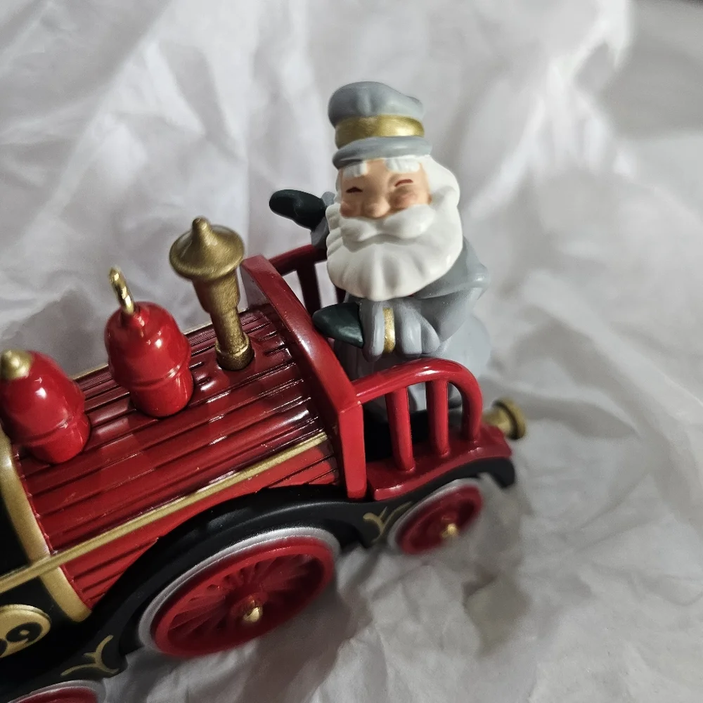 Hallmark Jolly Locomotive Santa Die-Cast Metal Train Christmas Ornament 1999